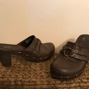White Mountain Brown Leather Studded Heels Clog 9M